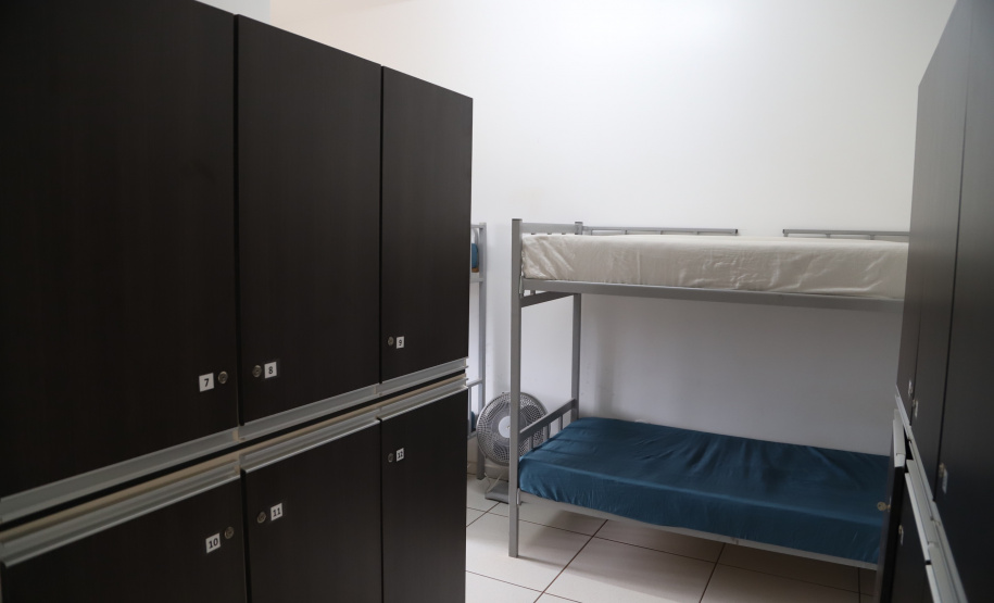 A 4ª Companhia da Polícia Militar, em Capanema, na região Sudoeste do Paraná, ganhou uma nova sede, mais moderna e ampla, com estrutura adequada para atender a população de cinco cidades da região Sudoeste. Além de Capanema, Planalto, Realeza, Pérola do Oeste e Santa Isabel do Oeste, conjunto de cidades próximo à fronteira com a Argentina, também serão assistidas pela Companhia. A inauguração foi nesta quarta-feira (13).Foto: José Fernando Ogura/AEN