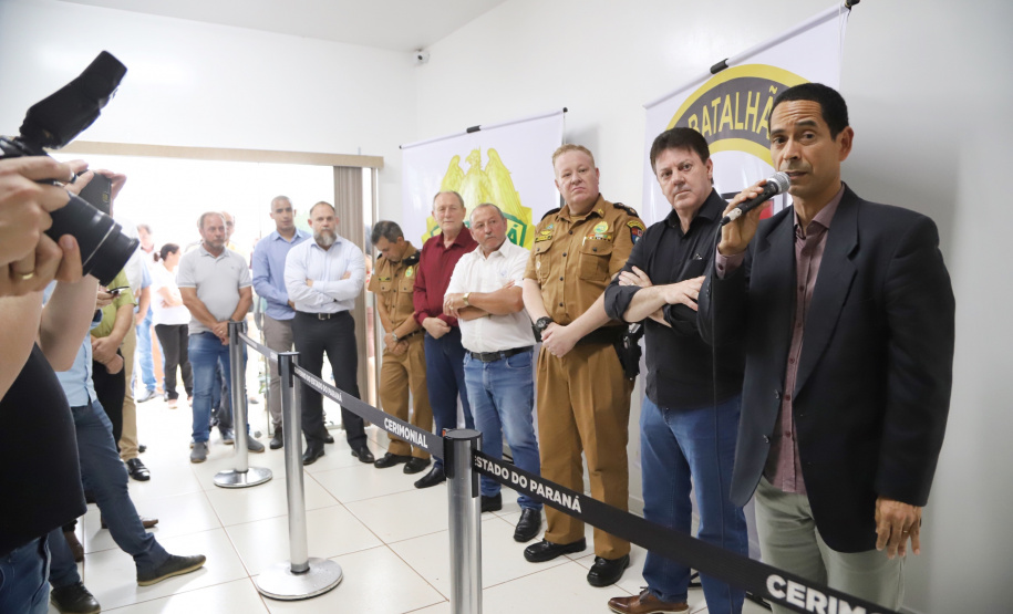 A 4ª Companhia da Polícia Militar, em Capanema, na região Sudoeste do Paraná, ganhou uma nova sede, mais moderna e ampla, com estrutura adequada para atender a população de cinco cidades da região Sudoeste. Além de Capanema, Planalto, Realeza, Pérola do Oeste e Santa Isabel do Oeste, conjunto de cidades próximo à fronteira com a Argentina, também serão assistidas pela Companhia. A inauguração foi nesta quarta-feira (13).Foto: José Fernando Ogura/AEN