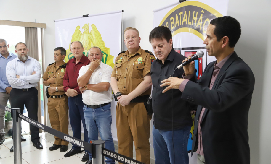 A 4ª Companhia da Polícia Militar, em Capanema, na região Sudoeste do Paraná, ganhou uma nova sede, mais moderna e ampla, com estrutura adequada para atender a população de cinco cidades da região Sudoeste. Além de Capanema, Planalto, Realeza, Pérola do Oeste e Santa Isabel do Oeste, conjunto de cidades próximo à fronteira com a Argentina, também serão assistidas pela Companhia. A inauguração foi nesta quarta-feira (13).Foto: José Fernando Ogura/AEN