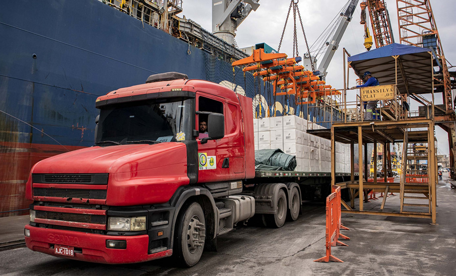 Klabin exporta sua maior carga pelo Porto de Paranaguá