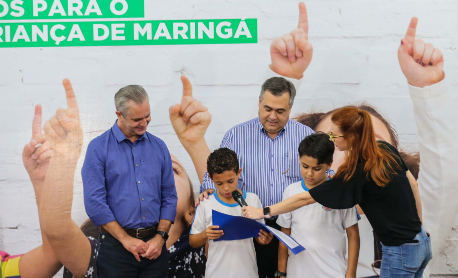 O Governo do Estado libera nesta quinta-feira (14) mais R$ 25 milhões para a continuidade das obras do Hospital da Criança de Maringá (Noroeste). A solenidade acontece na prefeitura de Maringá, com as presenças do Secretário do Desenvolvimento Urbano e Obras Públicas ? JoãoCarlos Ortega,  Secretário de Saúde ? Beto Preto, o Prefeito de Maringá, Ulisses Maia.Maringá, 14/11/2019 -  Foto: Geraldo Bubniak/AEN
