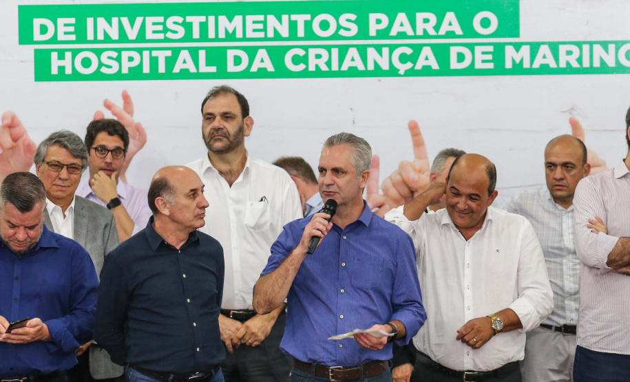 O Governo do Estado libera nesta quinta-feira (14) mais R$ 25 milhões para a continuidade das obras do Hospital da Criança de Maringá (Noroeste). A solenidade acontece na prefeitura de Maringá, com as presenças do Secretário do Desenvolvimento Urbano e Obras Públicas ? JoãoCarlos Ortega,  Secretário de Saúde ? Beto Preto, o Prefeito de Maringá, Ulisses Maia.Maringá, 14/11/2019 -  Foto: Geraldo Bubniak/AEN