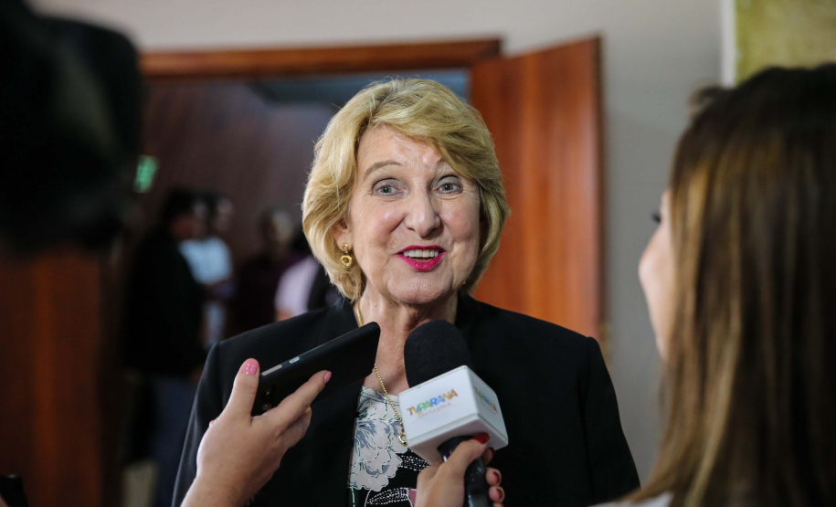 O Governo do Estado libera nesta quinta-feira (14) mais R$ 25 milhões para a continuidade das obras do Hospital da Criança de Maringá (Noroeste). A solenidade acontece na prefeitura de Maringá, com as presenças do Secretário do Desenvolvimento Urbano e Obras Públicas ? JoãoCarlos Ortega,  Secretário de Saúde ? Beto Preto, o Prefeito de Maringá, Ulisses Maia. Na foto, Deise Kusztra, presidente da OMF.Maringá, 14/11/2019 -  Foto: Geraldo Bubniak/AEN