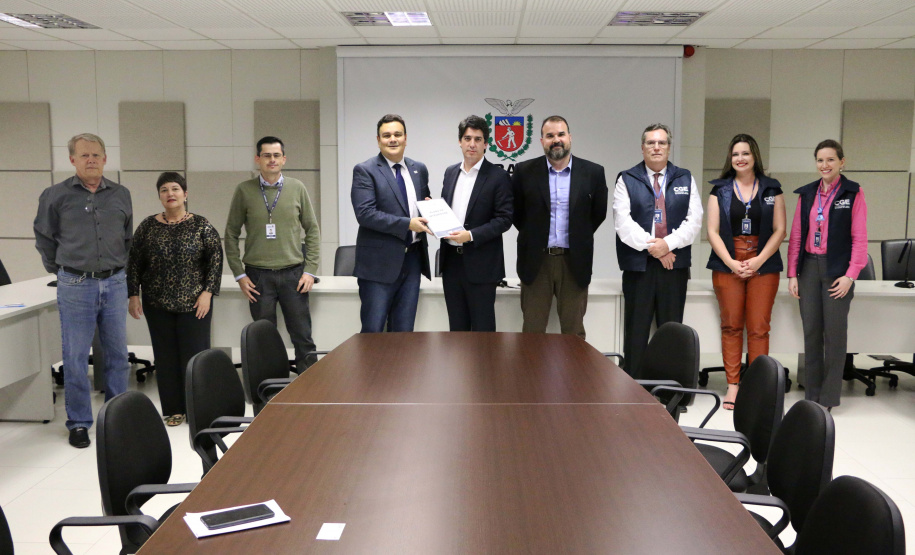 A Secretaria do Planejamento e Projetos Estruturantes do Paraná iniciou mais uma etapa da implementação do Programa de Integridade e Compliance, coordenado pela Controladoria-Geral do Estado. Depois da fase de entrevistas com servidores, a secretaria é a primeira a receber o Plano de Integridade, que reúne sugestões para reduzir riscos de desvios de conduta ou de