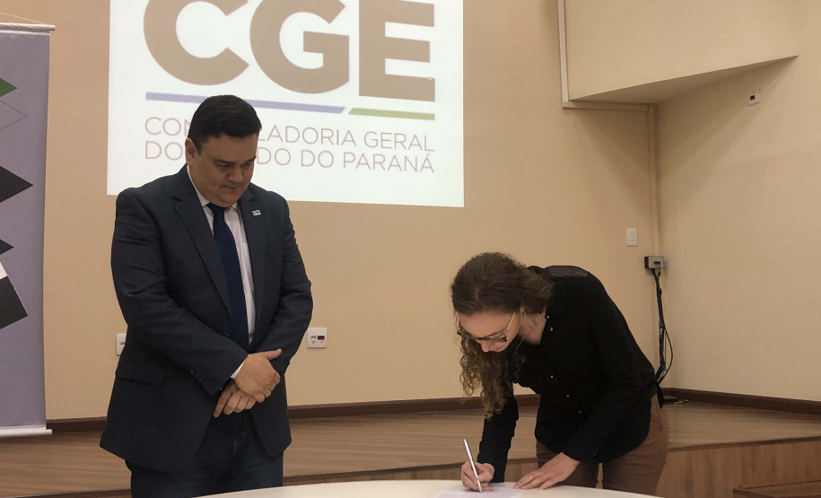 Novos servidores passam a integrar o quadro da Controladoria-Geral do Estado. Eles já começaram a capacitação para conhecer em detalhes as atividades de combate à corrupção desenvolvidas pelas coordenadorias da CGE. Foto: Divulgação/CGE