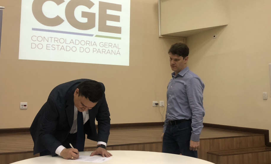 Novos servidores passam a integrar o quadro da Controladoria-Geral do Estado. Eles já começaram a capacitação para conhecer em detalhes as atividades de combate à corrupção desenvolvidas pelas coordenadorias da CGE. Foto: Divulgação/CGE