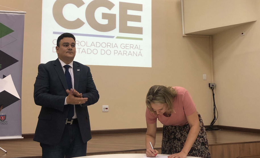 Novos servidores passam a integrar o quadro da Controladoria-Geral do Estado. Eles já começaram a capacitação para conhecer em detalhes as atividades de combate à corrupção desenvolvidas pelas coordenadorias da CGE. Foto: Divulgação/CGE