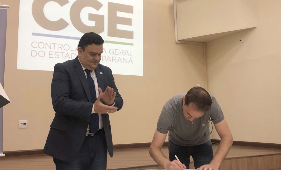 Novos servidores passam a integrar o quadro da Controladoria-Geral do Estado. Eles já começaram a capacitação para conhecer em detalhes as atividades de combate à corrupção desenvolvidas pelas coordenadorias da CGE. Foto: Divulgação/CGE