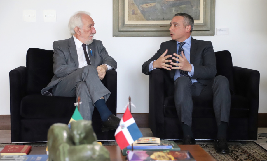 O Governo do Paraná estabeleceu os primeiros contatos para uma futura parceria com a República Dominicana