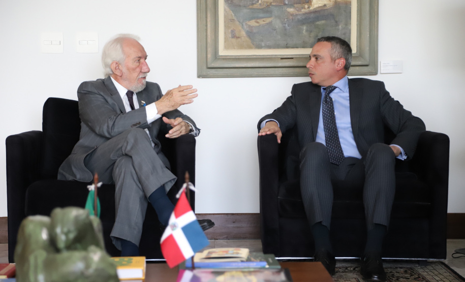 O Governo do Paraná estabeleceu os primeiros contatos para uma futura parceria com a República Dominicana