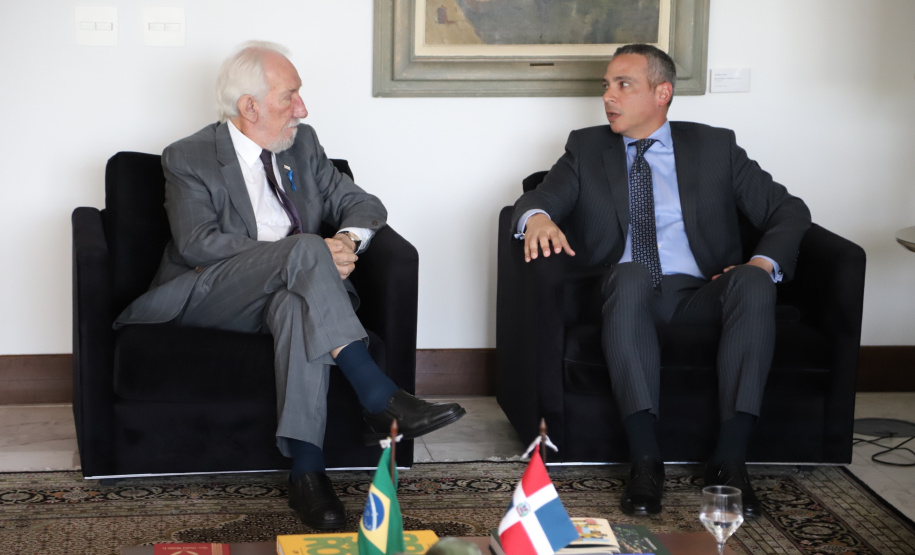 O Governo do Paraná estabeleceu os primeiros contatos para uma futura parceria com a República Dominicana
