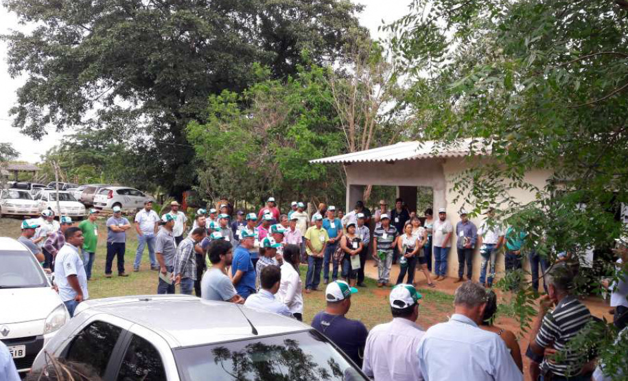 Uso de tensiômetro garante eficiência da irrigação no campo. Foto: Divulgação/Emater