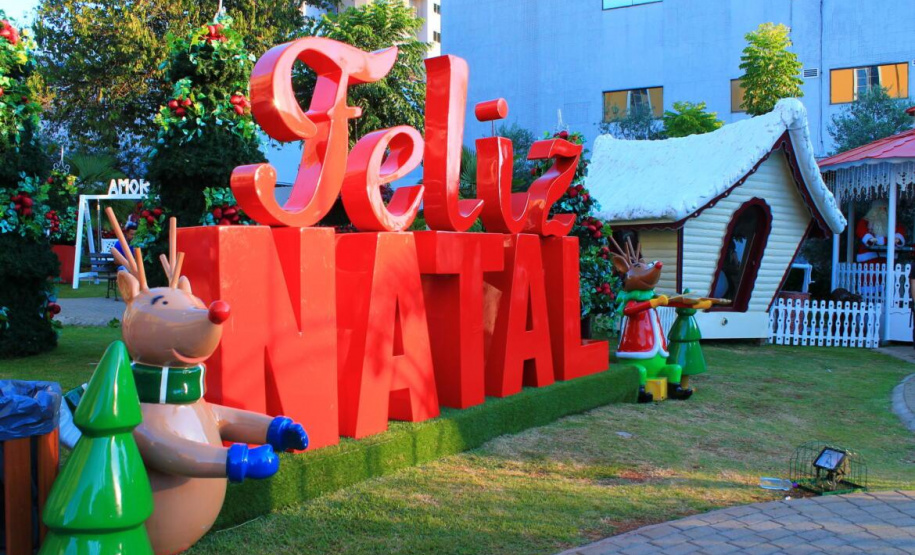 Festas de Natal já iluminam muitas cidades do Paraná. Pato Branco. Foto: Rodinei Santos/Prefeitura de Pato Branco