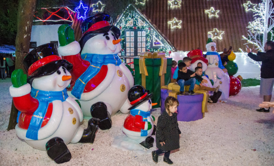Festas de Natal já iluminam muitas cidades do Paraná.São José dos Pinhais.Foto:Edison Renato/Prefeitura de São José dos Pinhais