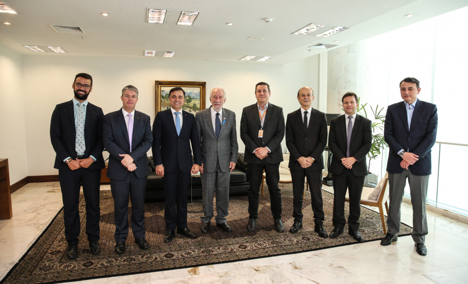 O governador em exercício, Darci Piana recebe dirigentes da Copel e da ANEEL  em reunião no Palácio Iguaçu.    Curitiba, 19/11/2019 -  Foto: Geraldo Bubniak/AEN