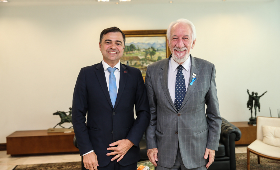 O governador em exercício, Darci Piana recebe dirigentes da Copel e da ANEEL  em reunião no Palácio Iguaçu.    Curitiba, 19/11/2019 -  Foto: Geraldo Bubniak/AEN