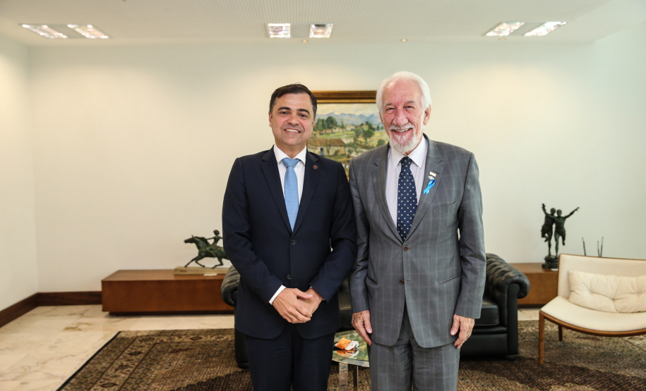 O governador em exercício, Darci Piana recebe dirigentes da Copel e da ANEEL  em reunião no Palácio Iguaçu.    Curitiba, 19/11/2019 -  Foto: Geraldo Bubniak/AEN