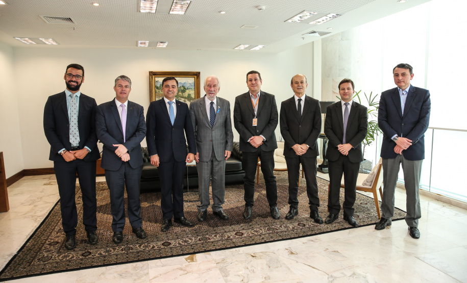 O governador em exercício, Darci Piana recebe dirigentes da Copel e da ANEEL  em reunião no Palácio Iguaçu.    Curitiba, 19/11/2019 -  Foto: Geraldo Bubniak/AEN