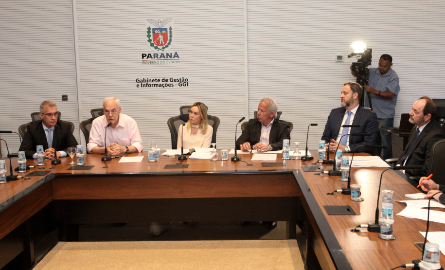 O secretário da Administração e da Previdência, Reinhold Stephanes, concede nesta terça-feira (19) entrevista coletiva para detalhar a proposta do Governo de atualização da previdência dos servidores estaduais.Foto: Ari Dias/AEN