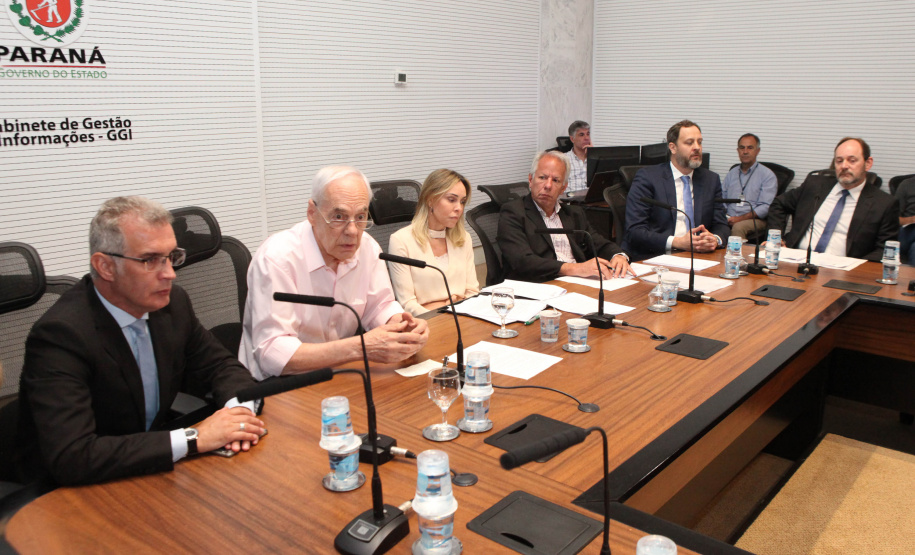 O secretário da Administração e da Previdência, Reinhold Stephanes, concede nesta terça-feira (19) entrevista coletiva para detalhar a proposta do Governo de atualização da previdência dos servidores estaduais.Foto: Ari Dias/AEN