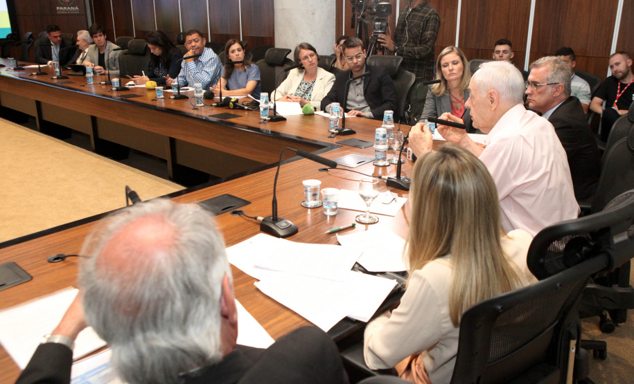 O secretário da Administração e da Previdência, Reinhold Stephanes, concede nesta terça-feira (19) entrevista coletiva para detalhar a proposta do Governo de atualização da previdência dos servidores estaduais.Foto: Ari Dias/AEN