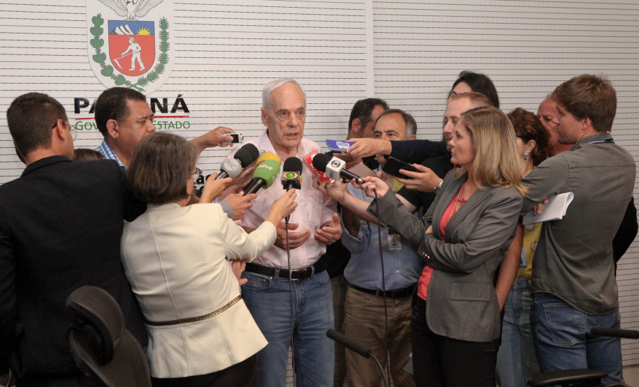 O secretário da Administração e da Previdência, Reinhold Stephanes, concede nesta terça-feira (19) entrevista coletiva para detalhar a proposta do Governo de atualização da previdência dos servidores estaduais.Foto: Ari Dias/AEN