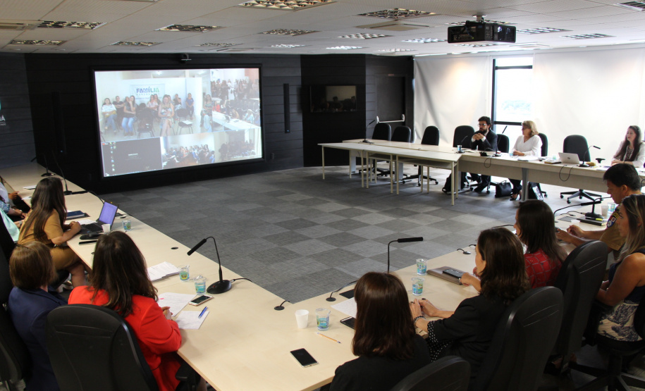 A Força-Tarefa Infância Segura, criada pela Secretaria da Justiça, Família e Trabalho, reuniu nesta terça-feira (19) cerca de 600 pessoas de 205 municípios em um curso, transmitido via webconferência, para a formação interdisciplinar de profissionais do Sistema de Garantia dos Direitos da Criança e do Adolescente do Paraná. Foto: Divulgação/SEJUF