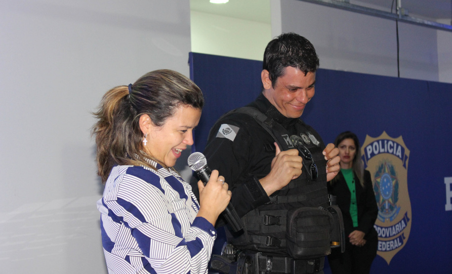 Agentes, instrutores, diretores de unidades e coordenadores regionais participaram da cerimônia de encerramento das atividades de 2019 da Escola Penitenciária (Espen), do Departamento Penitenciário do Paraná (Depen), que ocorreu nesta terça-feira (19), no auditório da Polícia Rodoviária Federal