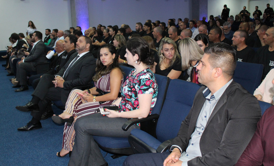 Agentes, instrutores, diretores de unidades e coordenadores regionais participaram da cerimônia de encerramento das atividades de 2019 da Escola Penitenciária (Espen), do Departamento Penitenciário do Paraná (Depen), que ocorreu nesta terça-feira (19), no auditório da Polícia Rodoviária Federal