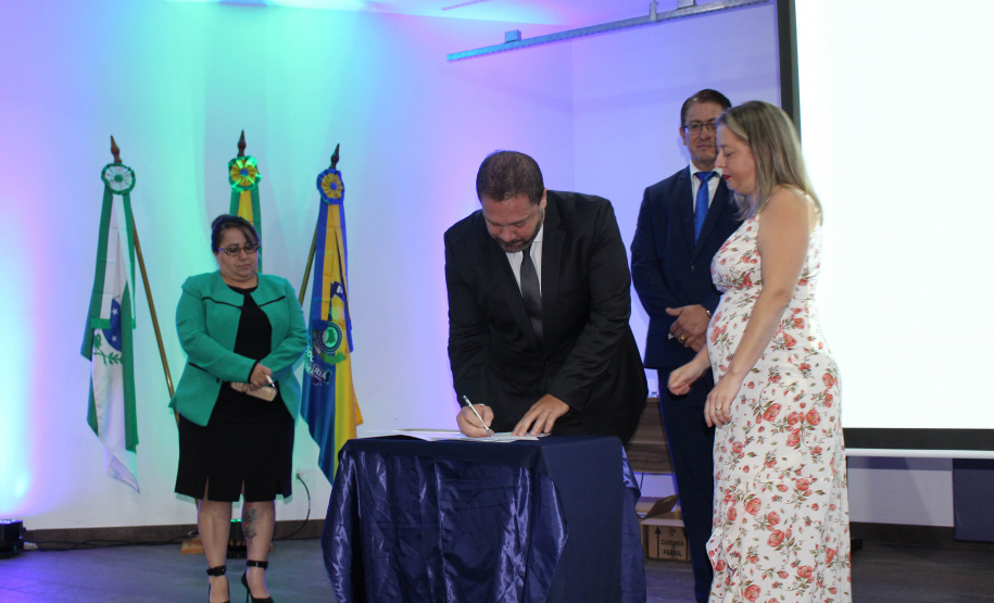 Agentes, instrutores, diretores de unidades e coordenadores regionais participaram da cerimônia de encerramento das atividades de 2019 da Escola Penitenciária (Espen), do Departamento Penitenciário do Paraná (Depen), que ocorreu nesta terça-feira (19), no auditório da Polícia Rodoviária Federal