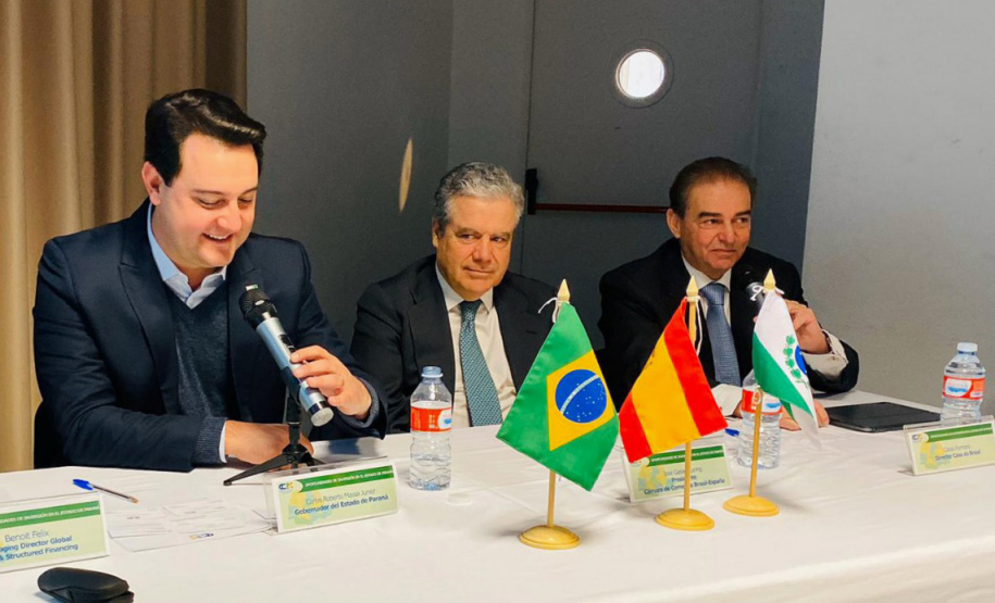 O governador Carlos Massa Ratinho Junior apresentou nesta quarta-feira (20) a empresários, diplomatas e investidores espanhóis os principais potenciais do Estado e as oportunidades de negócio em diversas áreas. A exposição ocorreu durante o Paraná Day realizado em Madri, que contou com apoio do Centro de Comércio Brasil-Espanha e do Banco Santander. Foi o segundo Paraná Day internacional - o primeiro foi em Nova York (EUA), em julho.Foto: Divulgação/AEN