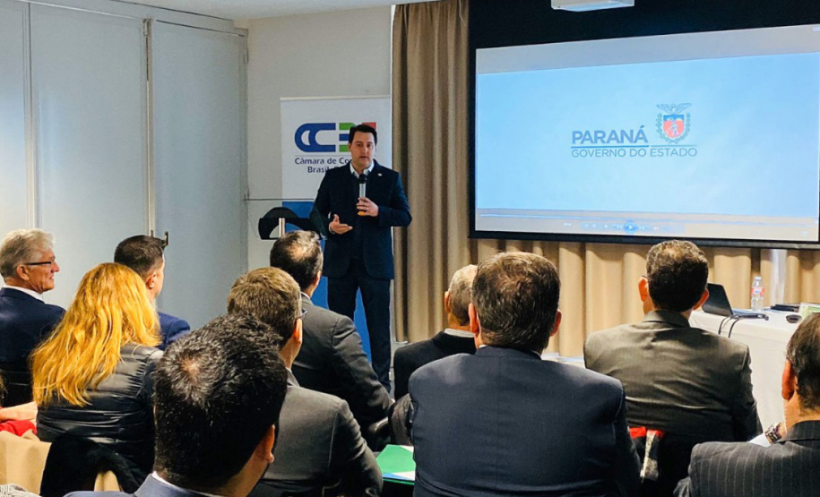 O governador Carlos Massa Ratinho Junior apresentou nesta quarta-feira (20) a empresários, diplomatas e investidores espanhóis os principais potenciais do Estado e as oportunidades de negócio em diversas áreas. A exposição ocorreu durante o Paraná Day realizado em Madri, que contou com apoio do Centro de Comércio Brasil-Espanha e do Banco Santander. Foi o segundo Paraná Day internacional - o primeiro foi em Nova York (EUA), em julho.Foto: Divulgação/AEN