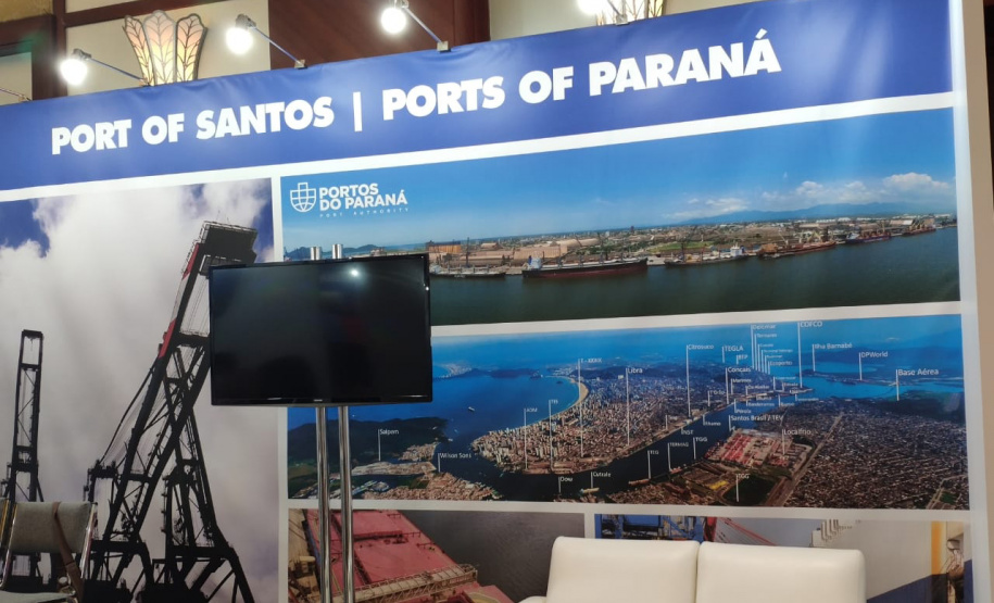 As oportunidades de negócios nos Portos do Paraná estão sendo apresentadas em Miami, nos Estados Unidos, no 28.º Congresso Latino-Americano de Portos. A empresa pública paranaense representa os terminais brasileiros e participa do evento junto com a Autoridade Portuária de Santos. Além da feira de serviços e exposições, os representantes do Paraná participam de palestras, reuniões bilaterais, debates e visitas técnicas. Foto: Divulgação/Portos do Paraná