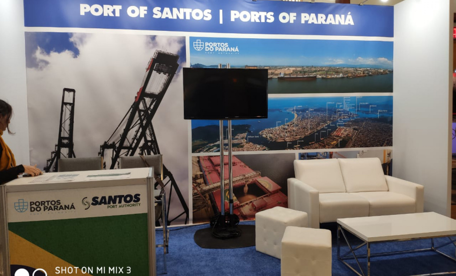 As oportunidades de negócios nos Portos do Paraná estão sendo apresentadas em Miami, nos Estados Unidos, no 28.º Congresso Latino-Americano de Portos. A empresa pública paranaense representa os terminais brasileiros e participa do evento junto com a Autoridade Portuária de Santos. Além da feira de serviços e exposições, os representantes do Paraná participam de palestras, reuniões bilaterais, debates e visitas técnicas. Foto: Divulgação/Portos do Paraná