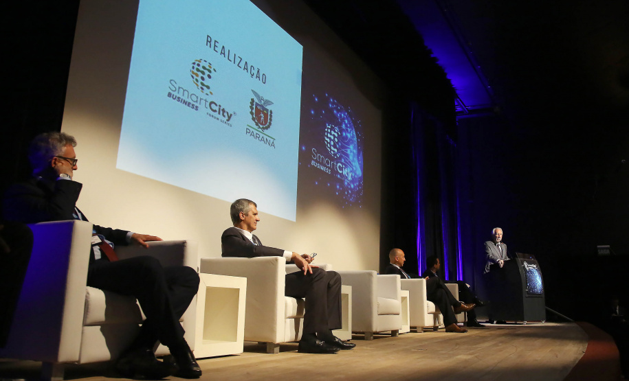 Governador em exercício Darci Piana participa da abertura do Smart City Bussines Fórum. Curitiba,20/11/2019 Foto:Jaelson Lucas / AEN