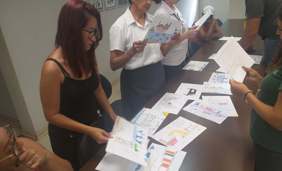 Já estão selecionados os cinco alunos vencedores do concurso de desenhos e frases do Projeto Porto Escola, em Antonina. A seleção foi realizada nesta quarta-feira (20). Foram inscritos 160 estudantes de 5º anos do Ensino Fundamental das escolas municipais. Foto: Portos do Paraná