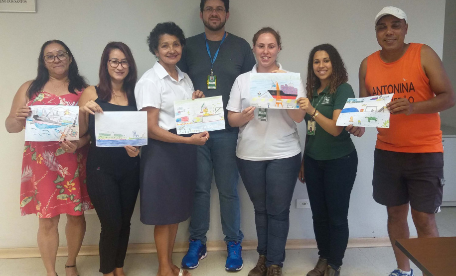 Já estão selecionados os cinco alunos vencedores do concurso de desenhos e frases do Projeto Porto Escola, em Antonina. A seleção foi realizada nesta quarta-feira (20). Foram inscritos 160 estudantes de 5º anos do Ensino Fundamental das escolas municipais. Foto: Portos do Paraná