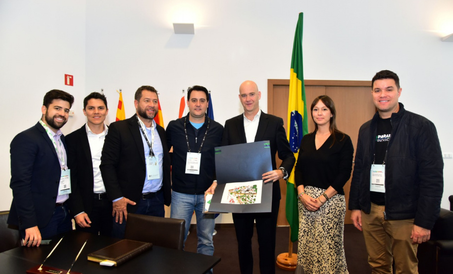 O governador Carlos Massa Ratinho Junior participou nesta quinta-feira (21) da Smart City Expo Barcelona, maior exposição global sobre mobilidade, inovação, desenvolvimento urbano, transformação digital, inclusão e cidades compartilhadas. Em março do ano que vem, a edição brasileira da feira acontecerá em Curitiba.Foto: Divulgação/AEN