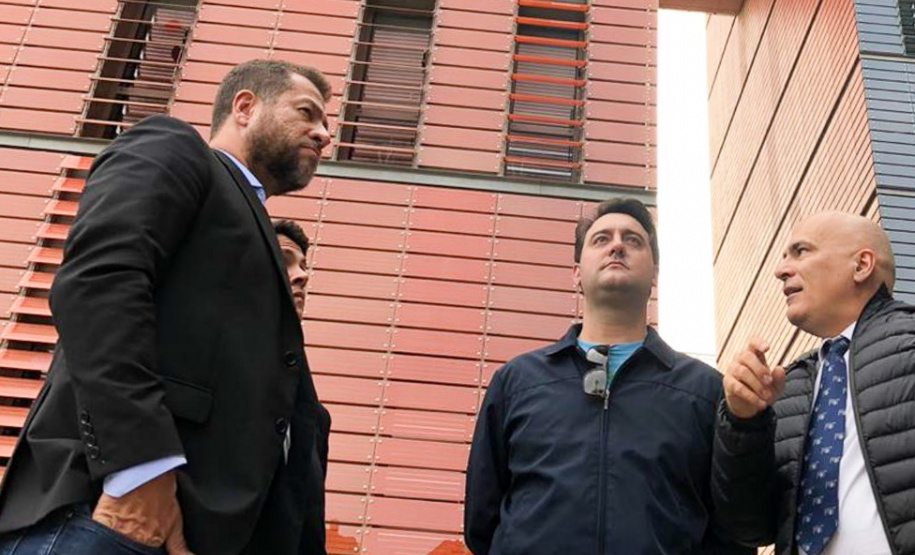 O governador Carlos Massa Ratinho Junior visitou nesta quinta-feira (21) o centro de inovação 22@, em Barcelona, na Espanha. Ele apresentou à equipe local o ecossistema de inovação do Paraná, que conta com 18 parques tecnológicos, programas de financiamento de startups e o circuito de universidades estaduais. Foto: Divulgação/AEN