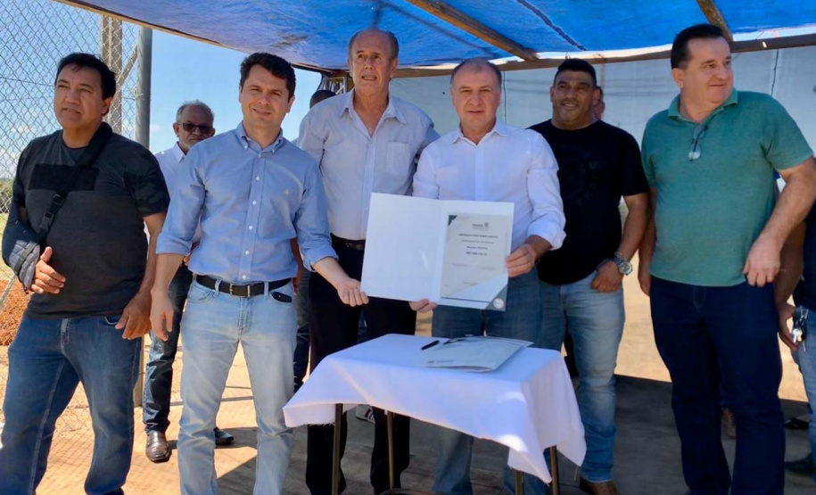 O Governo do Estado entregou nesta quinta-feira (21) em quatro municípios das Regiões dos Campos Gerais, Norte e Noroeste editais de licitação e inaugurou obras no valor total de R$ 6