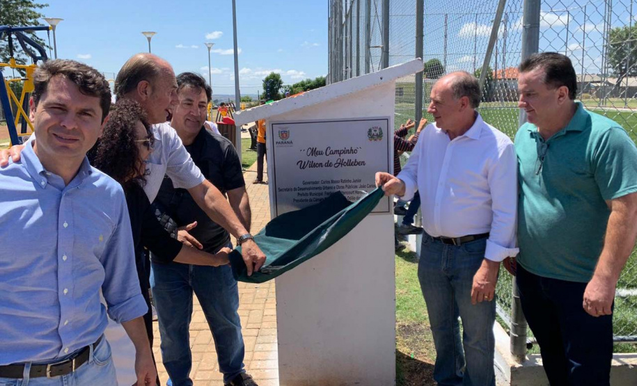 O Governo do Estado entregou nesta quinta-feira (21) em quatro municípios das Regiões dos Campos Gerais, Norte e Noroeste editais de licitação e inaugurou obras no valor total de R$ 6