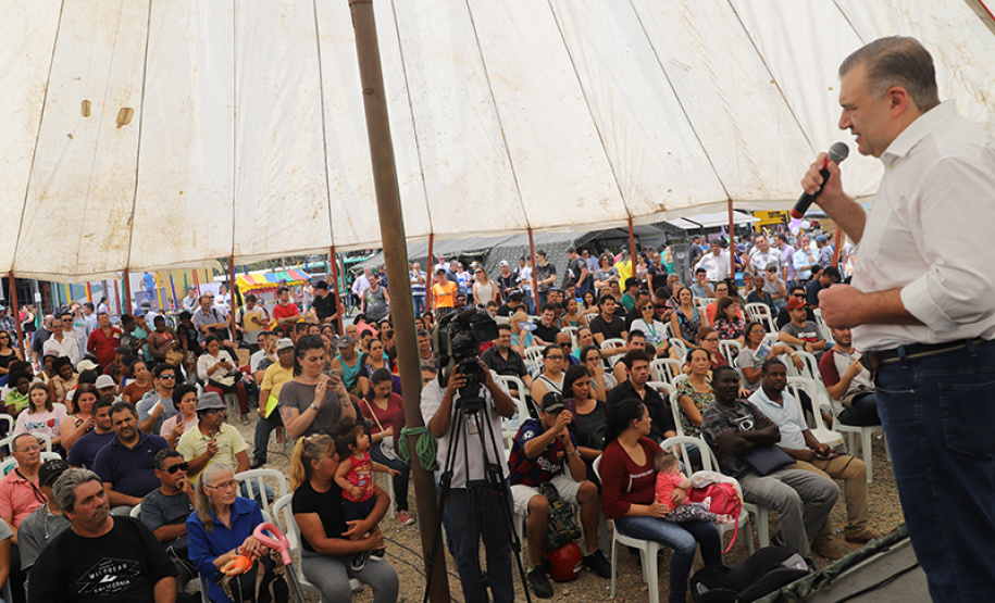 A segunda edição da Feira da Cidadania levou a moradores do tradicional bairro de Santa Felicidade, em Curitiba, diversos serviços gratuitos nesta sexta-feira (22). O destaque do evento foi o Mutirão de Emprego, encaminhou mais de 1,8 mil pessoas para vagas de trabalho. Foto: Divulgação/SEJUF