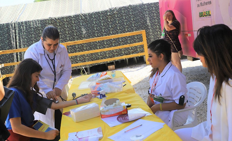 A segunda edição da Feira da Cidadania levou a moradores do tradicional bairro de Santa Felicidade, em Curitiba, diversos serviços gratuitos nesta sexta-feira (22). O destaque do evento foi o Mutirão de Emprego, encaminhou mais de 1,8 mil pessoas para vagas de trabalho.. Foto: Divulgação/SEJUF