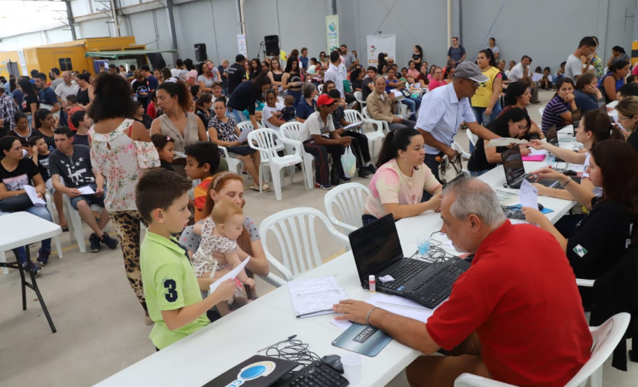 A feira de serviços Paraná Cidadão registrou nesta sexta-feira (22) aproximadamente 14 mil atendimentos em Campo Largo, Região Metropolitana de Curitiba