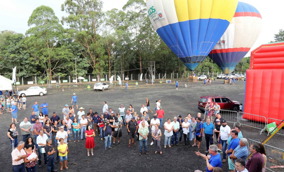 Aventura e Natureza, em Ribeirão Claro. Participaram: prefeito de Ribeirão Claro, Mario Augusto Pereira; diretor superintendente de Espotes, Hélio Wirbiski; diretor presidente do ITCG, Mozarte de Quadros Junior;   entre outros.Ribeirão Claro, 23-11-19.Foto: Arnaldo Alves / AEN.