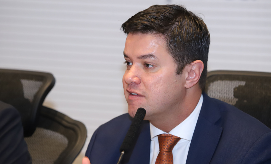 “O programa teve resultados expressivos e grande aprovação da comunidade escolar”, afirma o chefe da Casa Civil, Guto Silva. “A queda de ocorrências, com acionamento da Patrulha Escolar, caiu muito, chegando, em alguns casos, a mais de 70%”, diz.