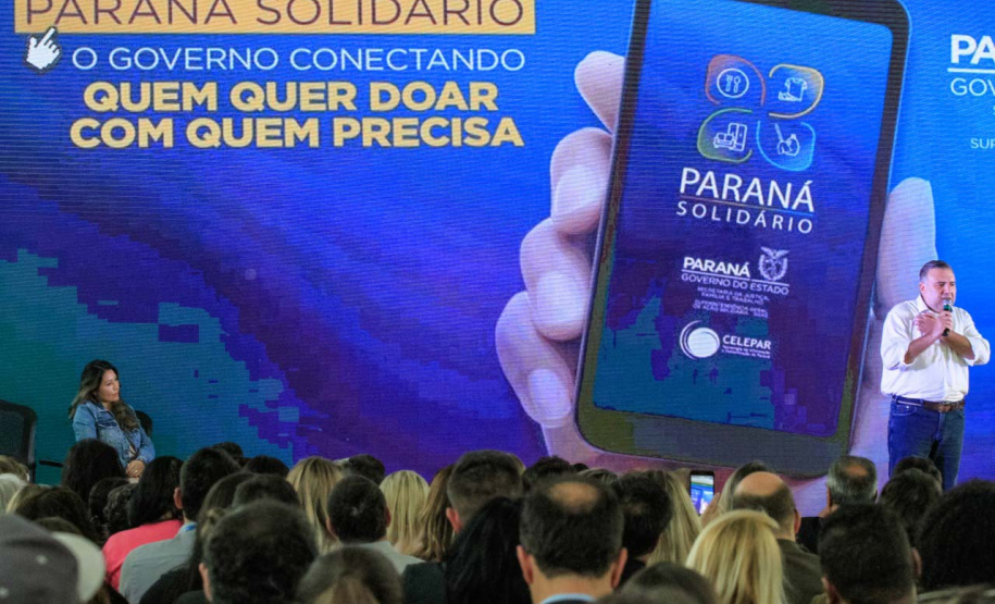 O aplicativo desenvolvido pelo Governo do Estado, que conecta quem deseja doar bens e produtos a entidades sociais que ajudam quem precisa, está facilitando e incentivando essas ações de solidariedade. Em um mês, o aplicativo Paraná Solidário atingiu a marca de 460 doadores e 240 entidades cadastradas. Foto:Divulgação/SEJUF