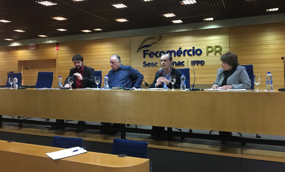 O Conselho Paranaense de Turismo (Cepatur) promoveu nesta segunda feira (25), sua 78° reunião ordinária. O encontro, realizado no auditório da Fecomércio, em Curitiba, foi aberto pelo presidente do Conselho, Antônio Azevedo, e o secretário do Desenvolvimento Sustentável e do Turismo, Márcio Nunes, falou sobre o desafio que é comandar. Foto: Edson Thomaz/SEDEST