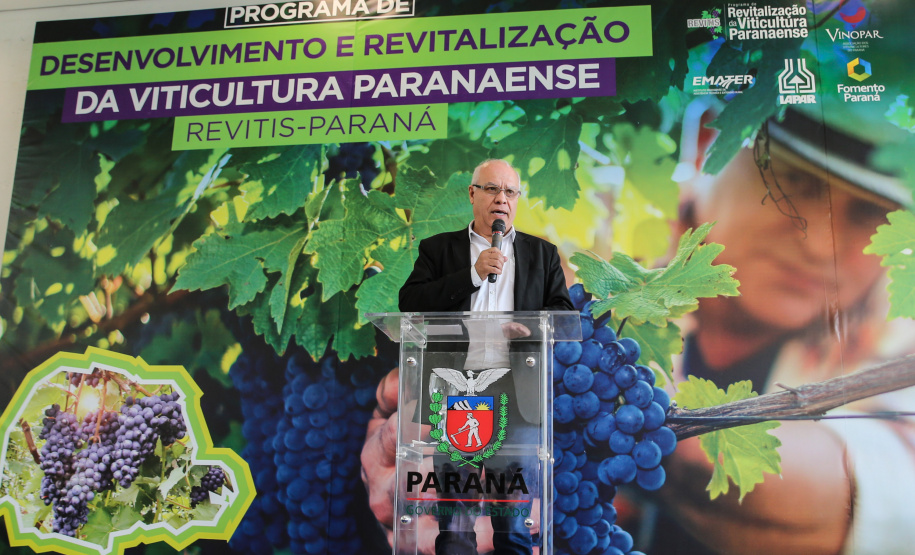 O Governador Carlos Massa Ratinho Júnior e o secretário estadual da Agricultura e Abastecimento, Norberto Ortigara, lançam nesta terça-feira (26),  o programa de Desenvolvimento e Revitalização da Viticultura e da Agroindústria Vitícola no Paraná, o Revitis.   Na foto, Natalino Avance de Souza, presidente da Emater. Curitiba, 26/11/2019 - Foto: Geraldo Bubniak/AEN