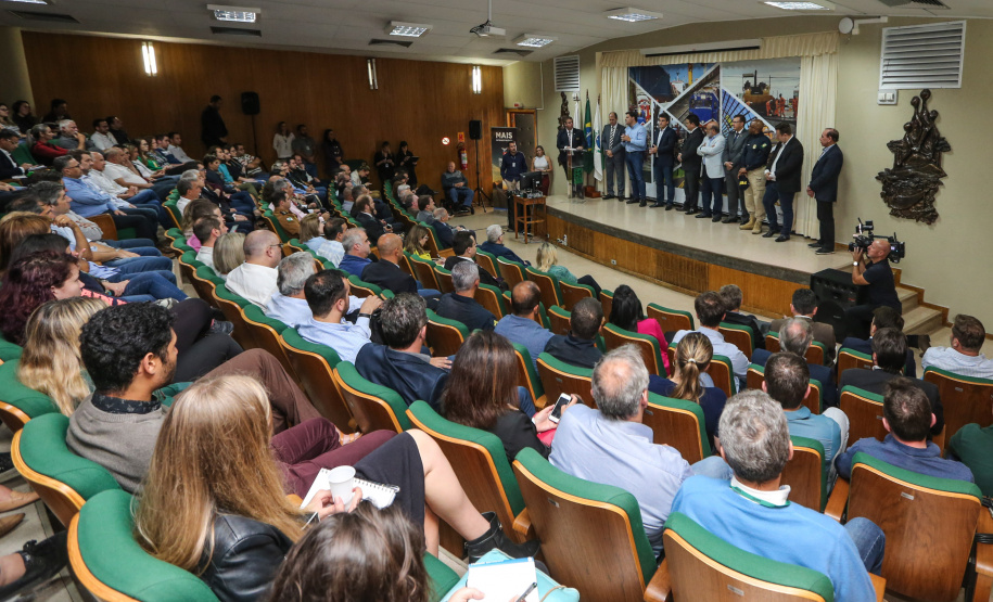 Na primeira reunião para apresentação do cronograma de atividades, o secretário de Estado da Infraestrutura e Logística, Sandro Alex, explicou que o objetivo dos grupos de trabalho do Governo do Estado e da União é garantir uma modelagem moderna de concessão.